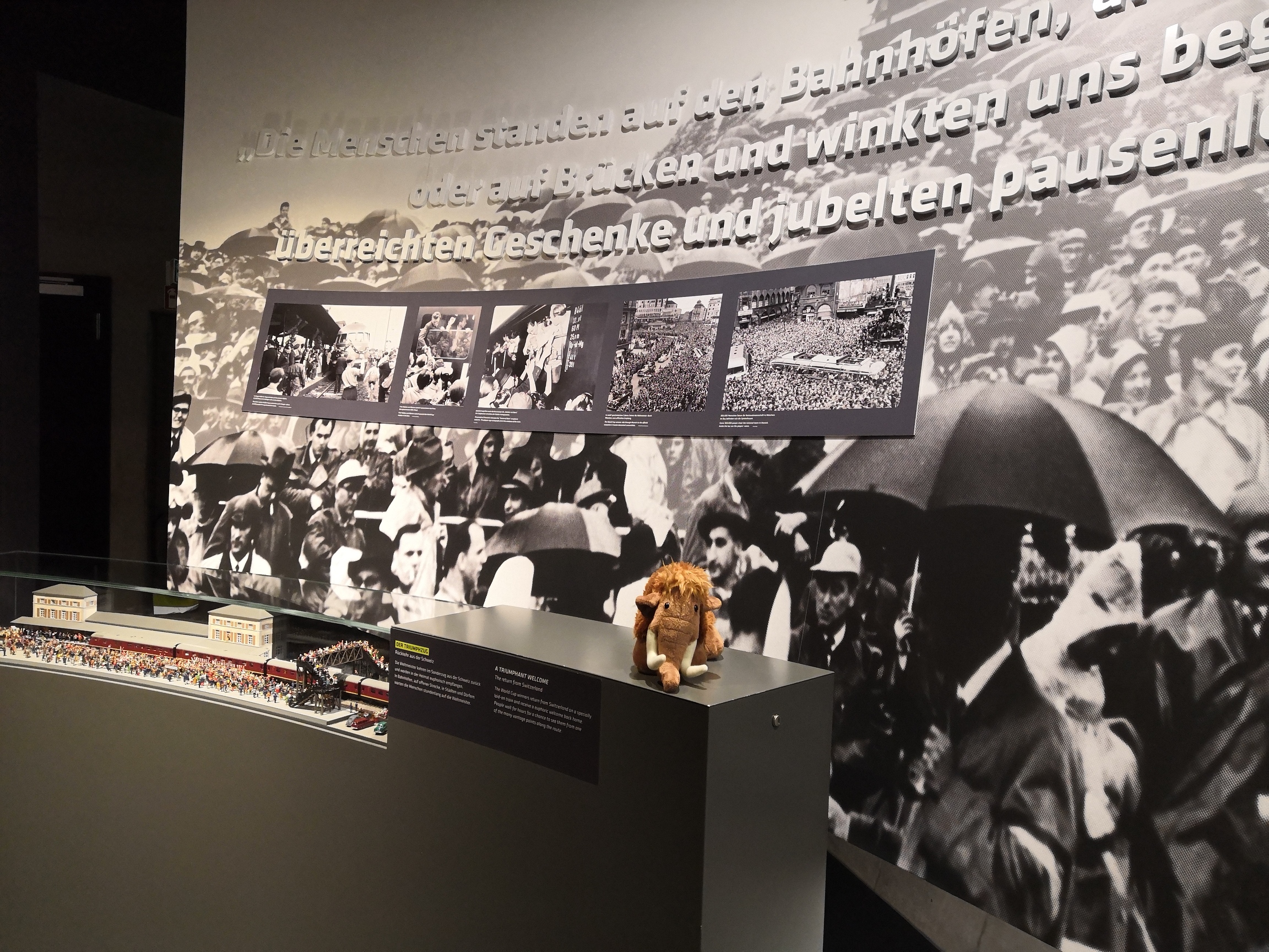 Mammut Tinka im Fußballmuseum